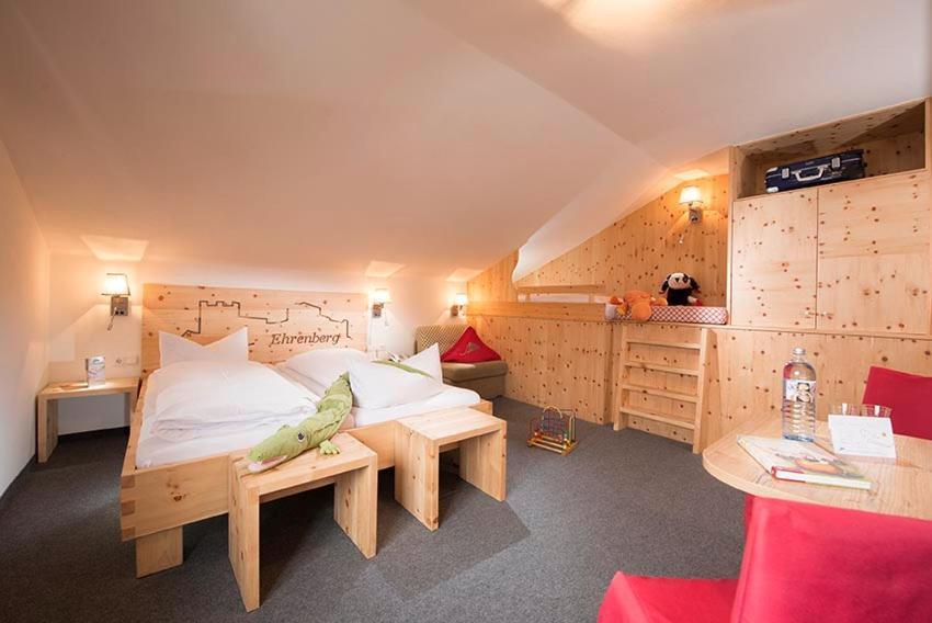 Hotel Maximilian Ройте Экстерьер фото